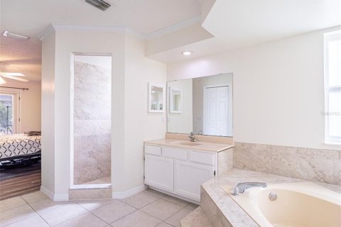 Villa ou maison à vendre à Altamonte Springs, Floride: 4 chambres, 207.92 m2 № 2142865 - photo 19