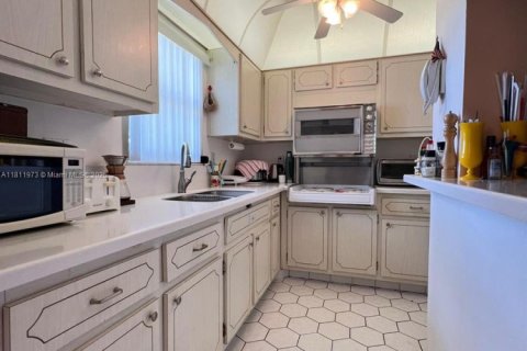 Купить кондоминиум в Холливуд, Флорида 1 спальня, 55.74м2, № 1875203 - фото 10