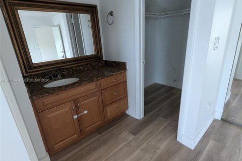 Condominio en alquiler en Miami, Florida, 2 dormitorios, 79.43 m2 № 2076271 - foto 5