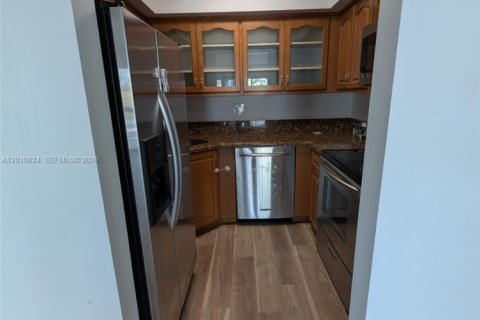 Condominio en Miami, Florida, 2 dormitorios  № 2076271