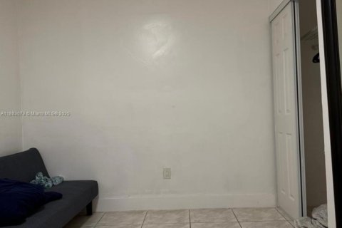 Villa ou maison à louer à Fort Lauderdale, Floride: 3 chambres, 266.26 m2 № 1946486 - photo 12