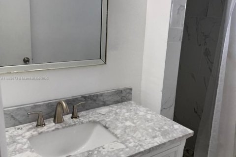 Villa ou maison à louer à Fort Lauderdale, Floride: 3 chambres, 266.26 m2 № 1946486 - photo 7
