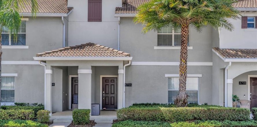 Adosado en STOREY LAKE en Kissimmee, Florida 4 dormitorios, 177.81 m2 № 2093948