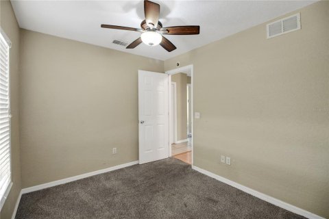 House in Fruitland Park, Florida 3 bedrooms, 121.05 sq.m. № 2211629 - photo 25