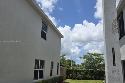 Adosado en alquiler en Florida City, Florida, 3 dormitorios, 133.13 m2 № 1941081 - foto 3