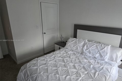 Снять в аренду таунхаус в Флорида-Сити, Флорида 3 спальни, 133.13м2, № 1941081 - фото 13