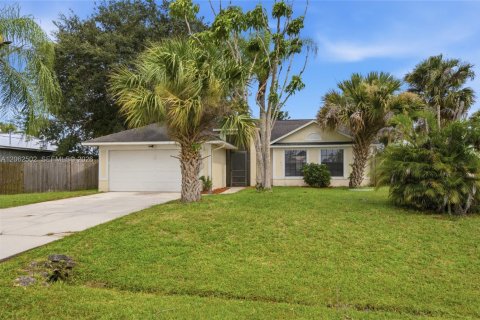 Casa en Port St. Lucie, Florida 3 dormitorios, 128.58 m2 № 2290213
