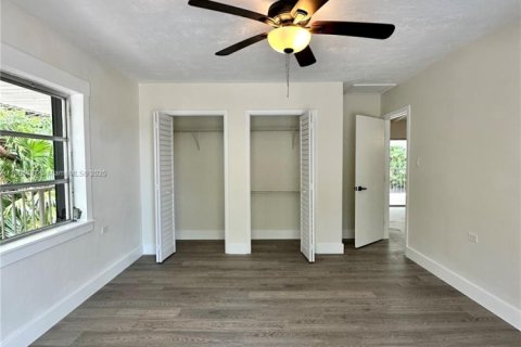 House in Marathon, Florida 4 bedrooms, 115.85 sq.m. № 1878623 - photo 28
