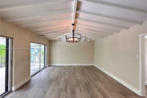House in Marathon, Florida 4 bedrooms, 115.85 sq.m. № 1878623 - photo 23