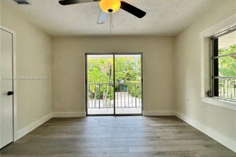 House in Marathon, Florida 4 bedrooms, 115.85 sq.m. № 1878623 - photo 25