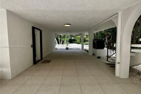 House in Marathon, Florida 4 bedrooms, 115.85 sq.m. № 1878623 - photo 10