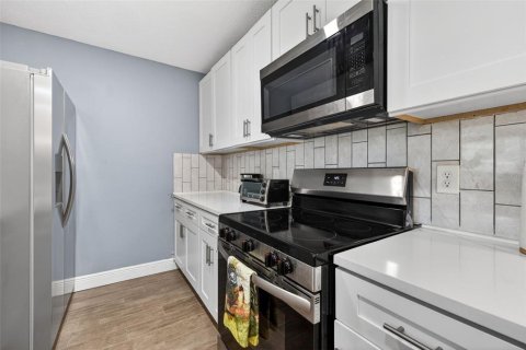 Villa ou maison à vendre à Saint Petersburg, Floride: 3 chambres, 127.55 m2 № 2212718 - photo 6