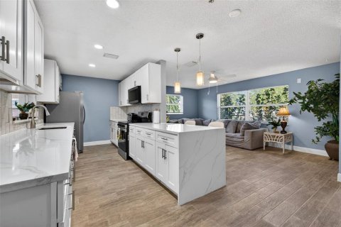Villa ou maison à vendre à Saint Petersburg, Floride: 3 chambres, 127.55 m2 № 2212718 - photo 8