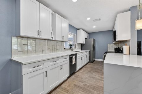 Villa ou maison à vendre à Saint Petersburg, Floride: 3 chambres, 127.55 m2 № 2212718 - photo 7