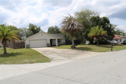 House in Deltona, Florida 3 bedrooms, 136.57 sq.m. № 2122495
