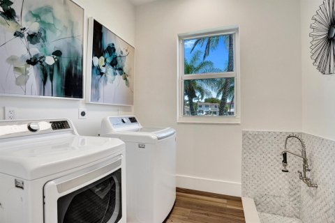 House in Boca Raton, Florida 4 bedrooms, 444.44 sq.m. № 2085201 - photo 14