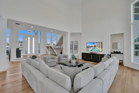 House in Boca Raton, Florida 4 bedrooms, 444.44 sq.m. № 2085201 - photo 6