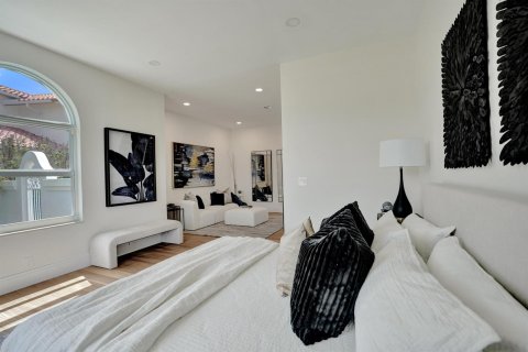 House in Boca Raton, Florida 4 bedrooms, 444.44 sq.m. № 2085201 - photo 18