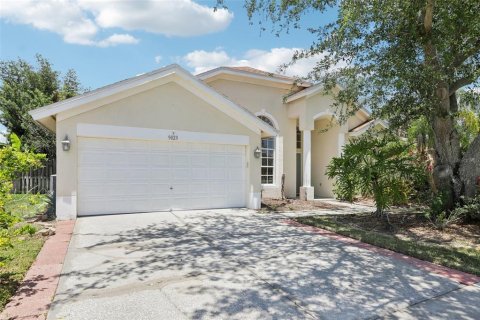 Villa ou maison à vendre à Tampa, Floride: 4 chambres, 179.3 m2 № 2224419 - photo 2