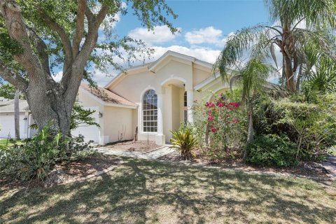 Villa ou maison à vendre à Tampa, Floride: 4 chambres, 179.3 m2 № 2224419 - photo 4