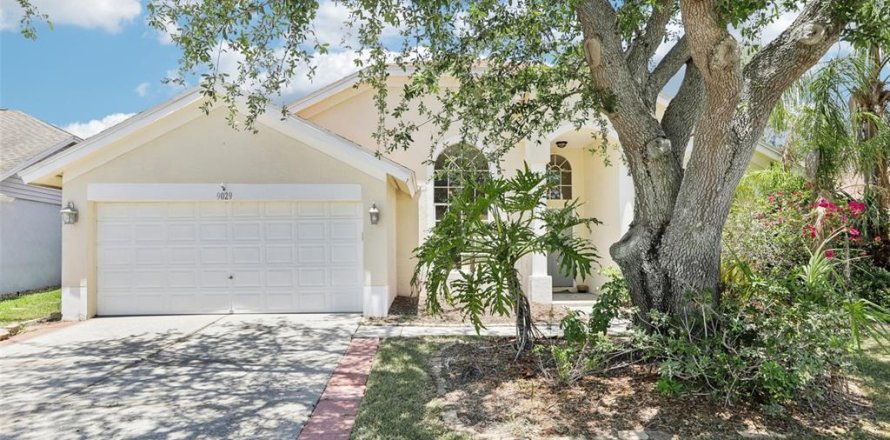 Villa ou maison à Tampa, Floride 4 chambres, 179.3 m2 № 2224419