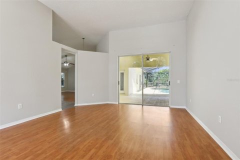 Villa ou maison à vendre à Tampa, Floride: 4 chambres, 179.3 m2 № 2224419 - photo 12