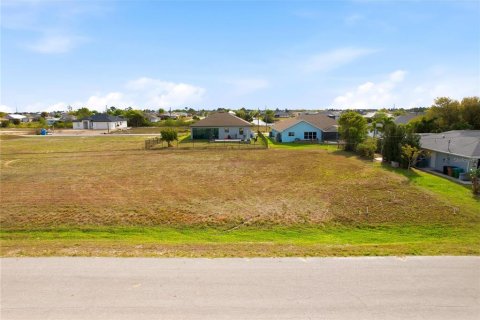 Terrain à Cape Coral, Floride № 2155887