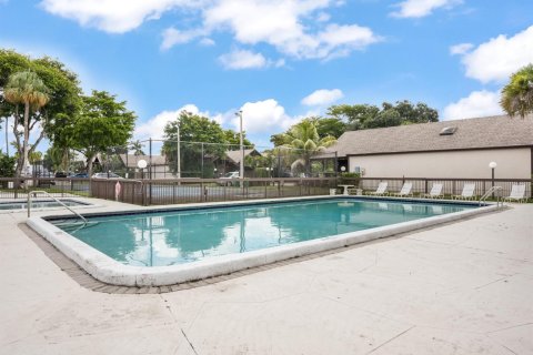 Copropriété à vendre à Plantation, Floride: 2 chambres, 95.69 m2 № 2089503 - photo 21