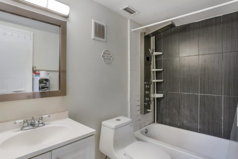 Copropriété à vendre à Plantation, Floride: 2 chambres, 95.69 m2 № 2089503 - photo 7