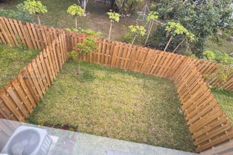 Townhouse in Homestead, Florida 3 bedrooms, 167.22 sq.m. № 1477659 - photo 2