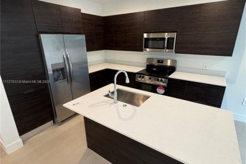 Townhouse in Homestead, Florida 3 bedrooms, 167.22 sq.m. № 1477659 - photo 7