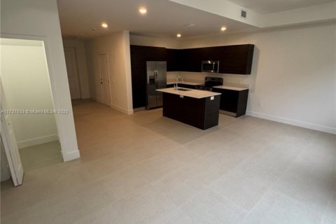 Townhouse in Homestead, Florida 3 bedrooms, 167.22 sq.m. № 1477659 - photo 8