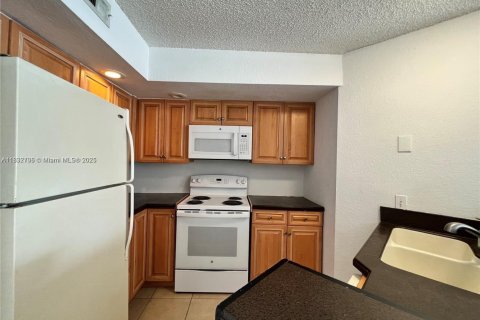 Condominio en venta en West Palm Beach, Florida, 2 dormitorios, 96.25 m2 № 2022771 - foto 3