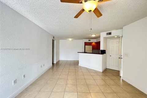 Condominio en venta en West Palm Beach, Florida, 2 dormitorios, 96.25 m2 № 2022771 - foto 2