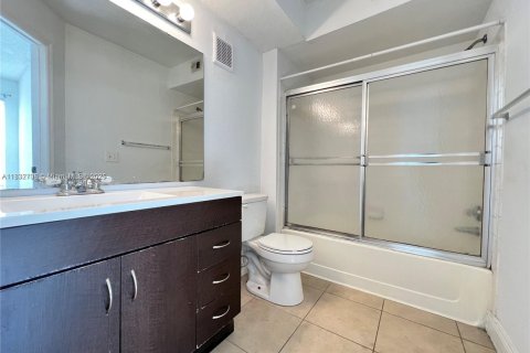 Condominio en venta en West Palm Beach, Florida, 2 dormitorios, 96.25 m2 № 2022771 - foto 9