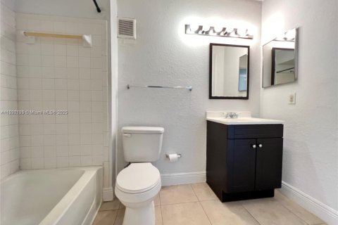 Condominio en venta en West Palm Beach, Florida, 2 dormitorios, 96.25 m2 № 2022771 - foto 5