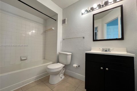 Condominio en venta en West Palm Beach, Florida, 2 dormitorios, 96.25 m2 № 2022771 - foto 6