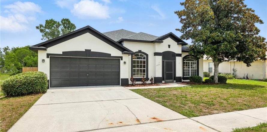 House in Spring Hill, Florida 4 bedrooms, 201.41 sq.m. № 1800234