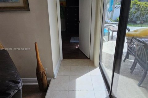 House in Fort Lauderdale, Florida 3 bedrooms, 149.67 sq.m. № 2029305 - photo 19