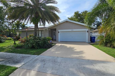 House in Fort Lauderdale, Florida 3 bedrooms, 149.67 sq.m. № 2029305 - photo 6