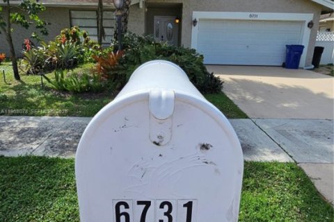 House in Fort Lauderdale, Florida 3 bedrooms, 149.67 sq.m. № 2029305 - photo 4