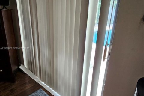 House in Fort Lauderdale, Florida 3 bedrooms, 149.67 sq.m. № 2029305 - photo 16