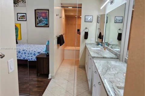 House in Fort Lauderdale, Florida 3 bedrooms, 149.67 sq.m. № 2029305 - photo 27