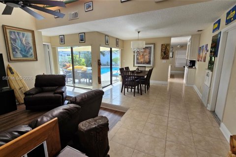 House in Fort Lauderdale, Florida 3 bedrooms, 149.67 sq.m. № 2029305 - photo 17