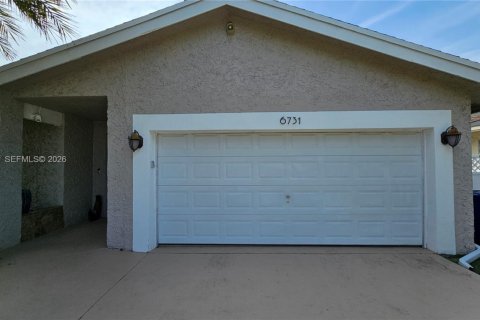 House in Fort Lauderdale, Florida 3 bedrooms, 149.67 sq.m. № 2029305 - photo 7