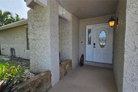 House in Fort Lauderdale, Florida 3 bedrooms, 149.67 sq.m. № 2029305 - photo 8