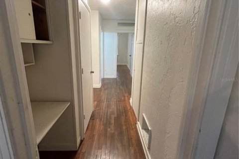 Villa ou maison à louer à Gainesville, Floride: 3 chambres, 194.72 m2 № 1822478 - photo 4