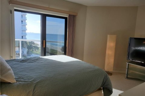 Снять в аренду кондоминиум в Лонгбоут-Ки, Флорида 2 комнаты, 119.84м2, № 420648 - фото 11