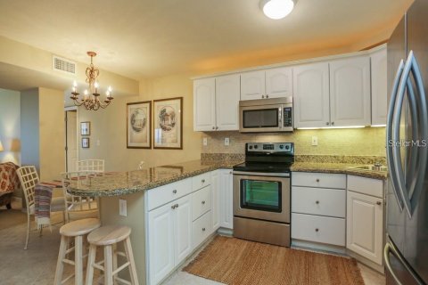 Снять в аренду кондоминиум в Лонгбоут-Ки, Флорида 2 комнаты, 119.84м2, № 420648 - фото 8