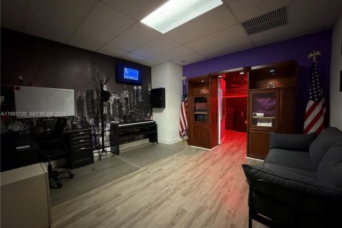 Propiedad comercial en venta en Hollywood, Florida № 2061433 - foto 27